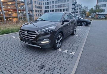 Hyundai TUCSON 125.522 km 11.799 &euro; Frankfurt am Main 60486