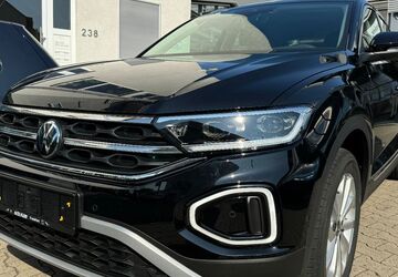 VW T-Roc 16.865 km 29.745 &euro; Frankfurt am Main 65936