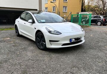 Tesla Model 3 25.000 km 26.500 &euro; Frankfurt am Main 60322