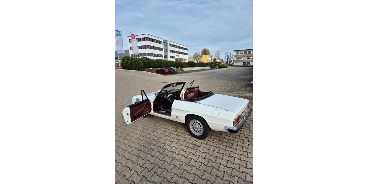 Alfa Romeo Spider 98.636 km 19.900 &euro; Langen 63225