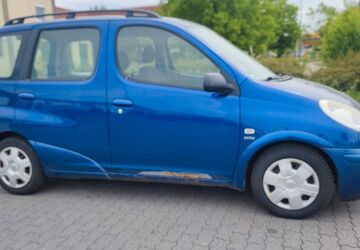 Toyota Yaris 259.000 km 2.200 &euro; Frankfurt am Main 65933