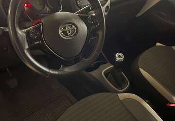 Toyota Aygo 58.800 km 9.950 &euro; Frankfurt am Main, Stadt 60437