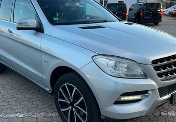 Mercedes-Benz ML 350 374.466 km 9.300 &euro; Frankfurt Am Main, Griesheim 65933