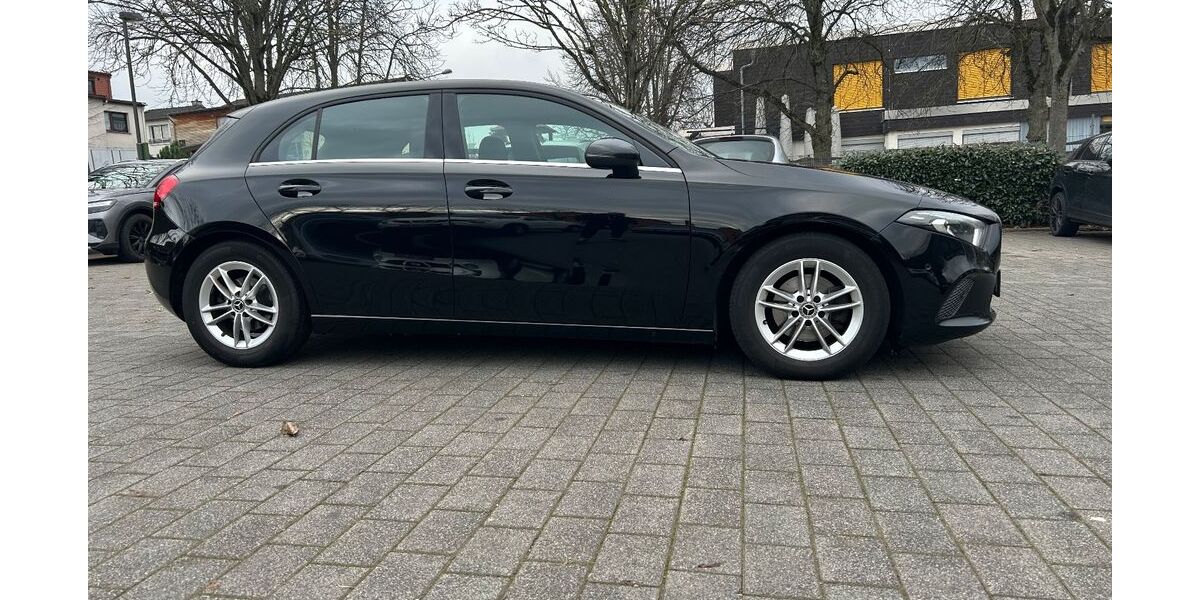 Mercedes-Benz A 180 134.650 km 16.999 &euro; Frankfurt am Main 60437