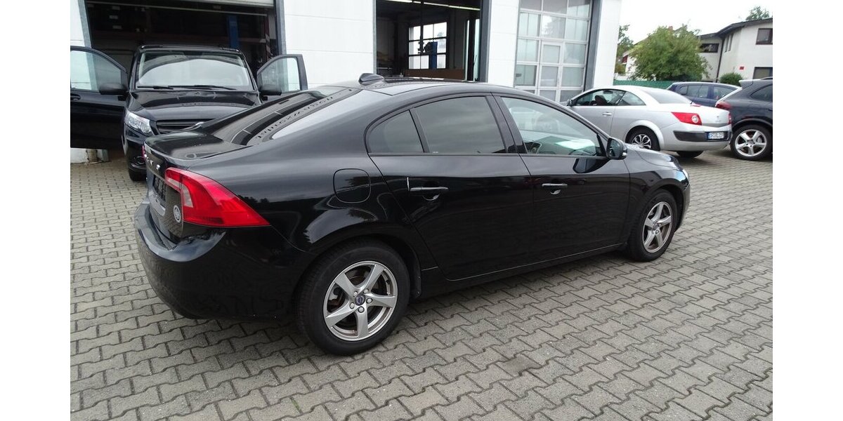 Volvo S60 Kinetic Klima, Navigation 196.500 km 7.999 &euro; Rodgau 63110