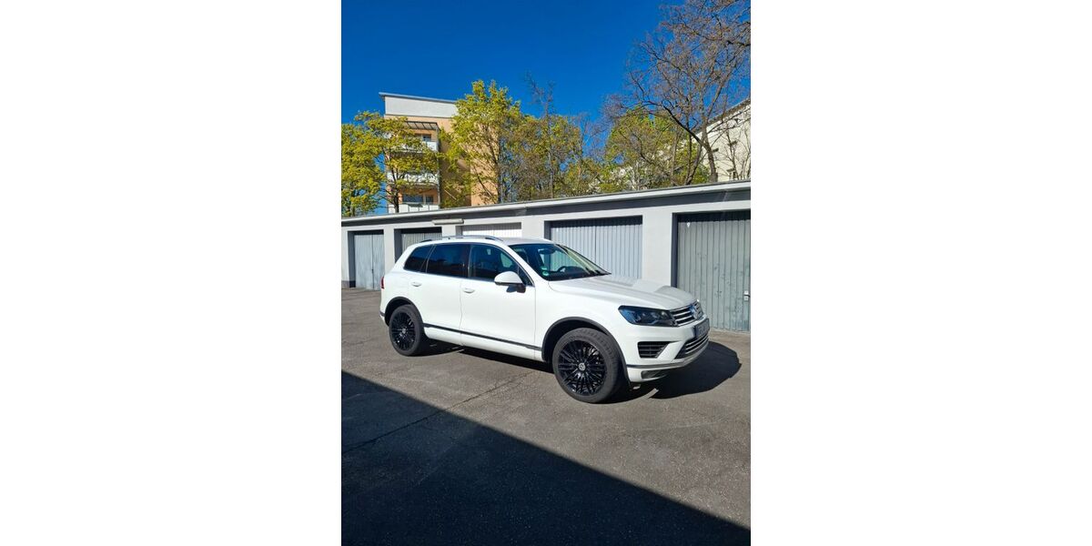 VW Touareg 239.000 km 15.900 &euro; Kelsterbach 65451