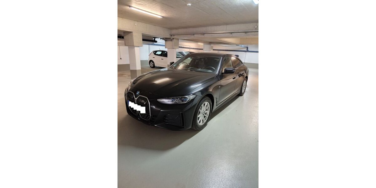 BMW i4 83.299 km 35.900 &euro; Steinbach 61449
