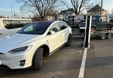 Tesla Model X 100.000 km 65.900 &euro; Flörsheim 65439