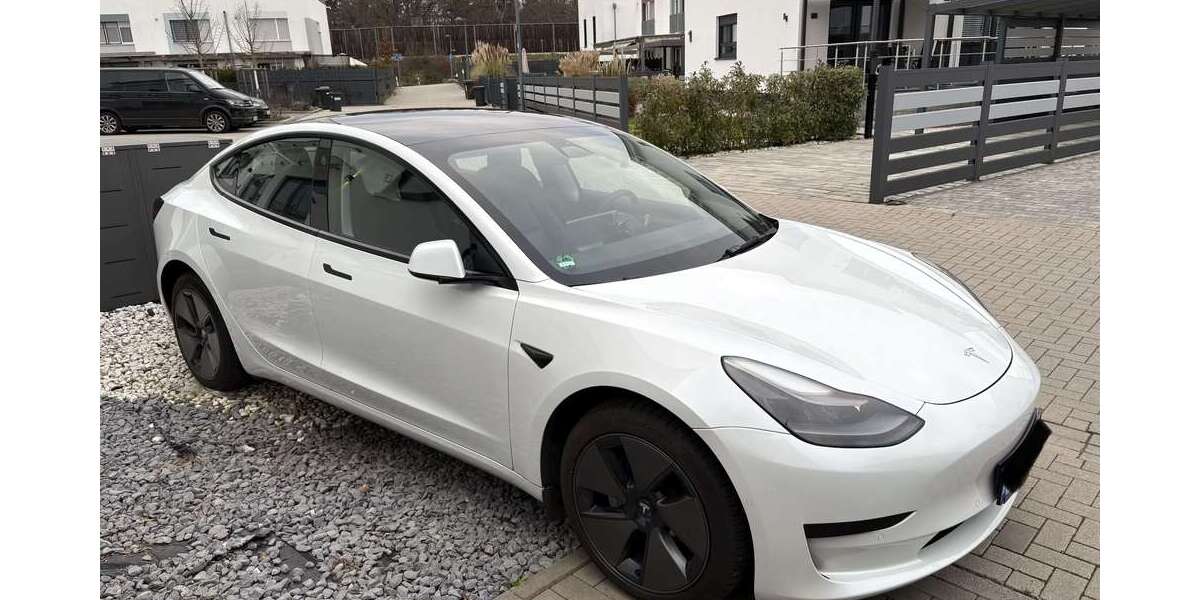 Tesla Model 3 76.000 km 24.000 &euro; Offenbach am Main 63075