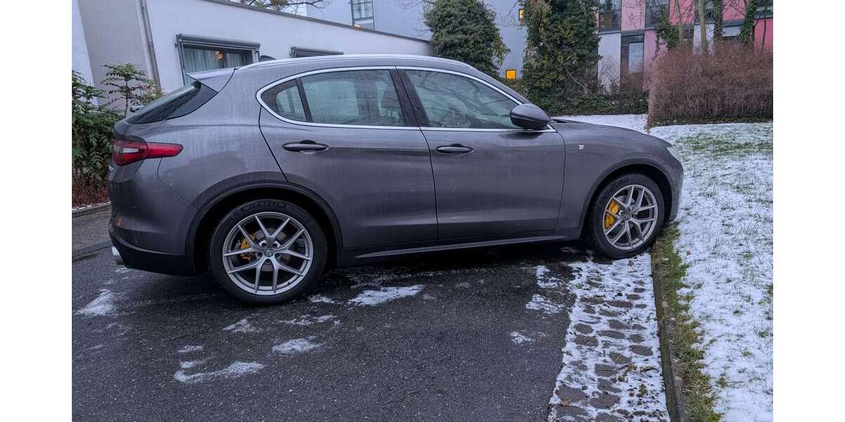 Alfa Romeo Stelvio 125.328 km 26.500 &euro; Darmstadt 64295
