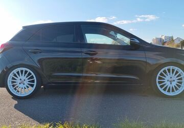 Hyundai i20 45.560 km 12.500 &euro; Rodgau 63110