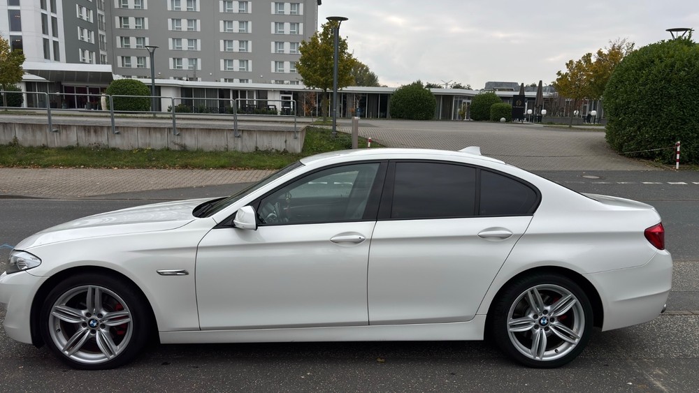 BMW 523 229.000 km 10.000 &euro; Frankfurt am Main 60311