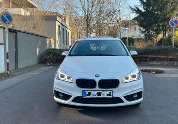 BMW 218 142.000 km 11.800 &euro; Offenbach 63071