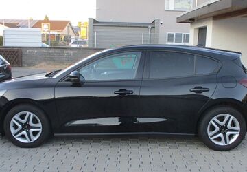 Ford Focus 103.331 km 13.799 &euro; Babenhausen 64832