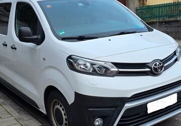 Toyota Proace (Verso) 97.800 km 13.990 &euro; Kelsterbach 65451