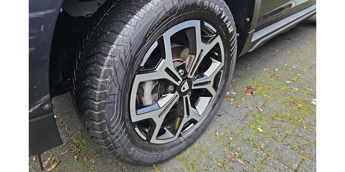 Dacia Duster II Prestige Standheizung, Kamera, Navi 51.165 km 13.980 &euro; Schwalbach/Taunus 65824