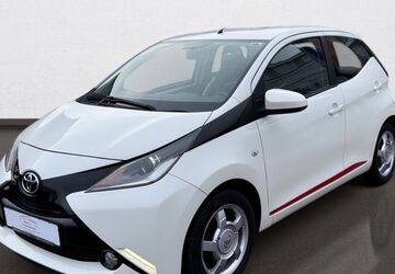 Toyota Aygo (X) 121.000 km 6.199 &euro; Frankfurt am Main 60386