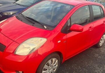 Toyota Yaris 218.290 km 2.400 &euro; Hanau 63452