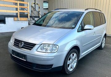 VW Touran 210.000 km 1.950 &euro; Friedberg (Hessen) 61169