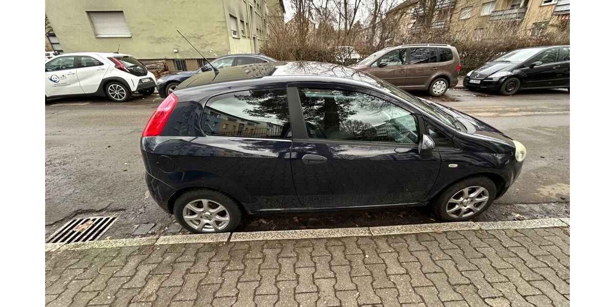 Fiat Punto 137.000 km 2.500 &euro; Frankfurt am Main 60386