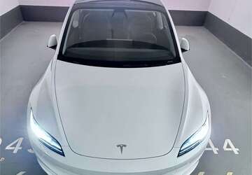Tesla Model 3 5.600 km 42.500 &euro; Frankfurt 60326