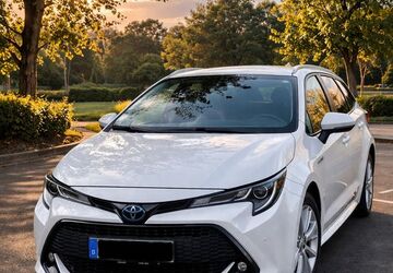 Toyota Corolla 29.000 km 23.490 &euro; Dietzenbach 63128