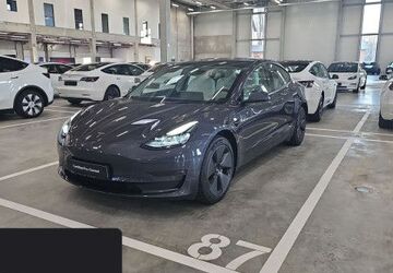 Tesla Model 3 48.183 km 29.800 &euro; Hanau 63457