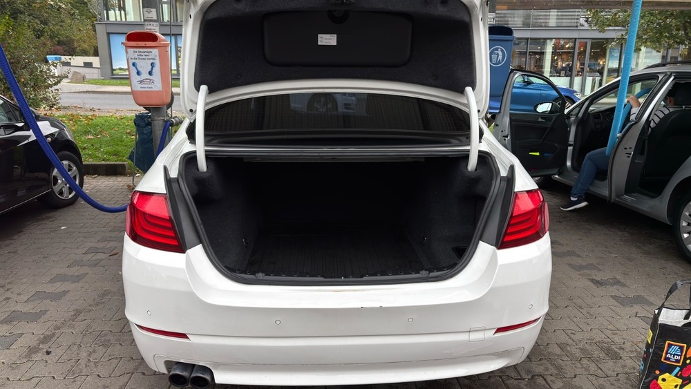 BMW 523 229.000 km 10.000 &euro; Frankfurt am Main 60311