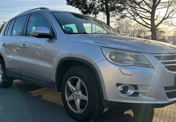 VW Tiguan 254.000 km 5.400 &euro; Frankfurt am Main 60486