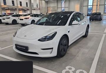 Tesla Model 3 66.044 km 30.600 &euro; Hanau 63457