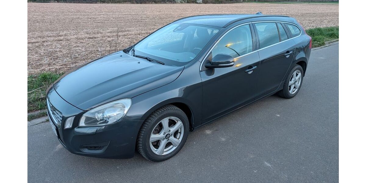 Volvo V60 258.500 km 5.900 &euro; Flörsheim 65439
