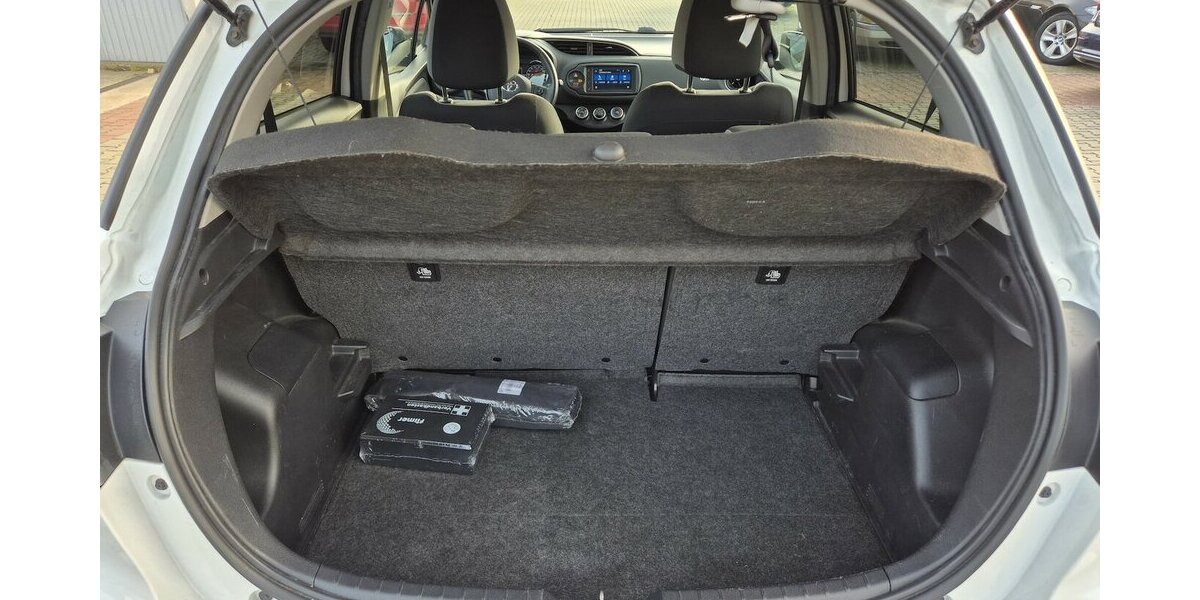 Toyota Yaris 1,5 Team D, Klima, PDC, Sitzheizung 98.400 km 10.690 &euro; Rodgau 63110