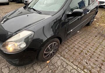 Renault Clio 157.000 km 1.990 &euro; Hanau 63452
