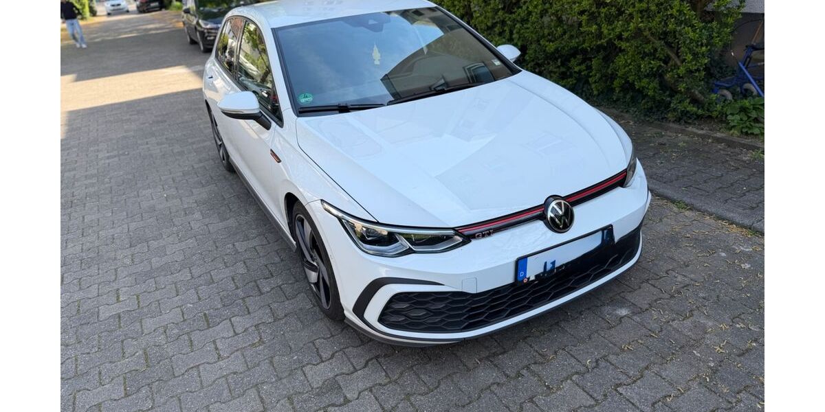 VW Golf 56.000 km 24.000 &euro; Frankfurt am Main 60386