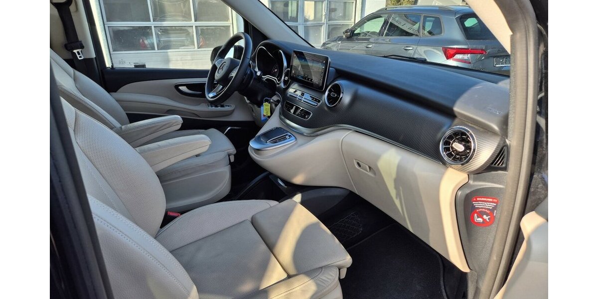 Mercedes-Benz V 300 d AVANTGARDE EDITION lang AMG Line Distronic 21.350 km 58.900 &euro; Rodgau 63110