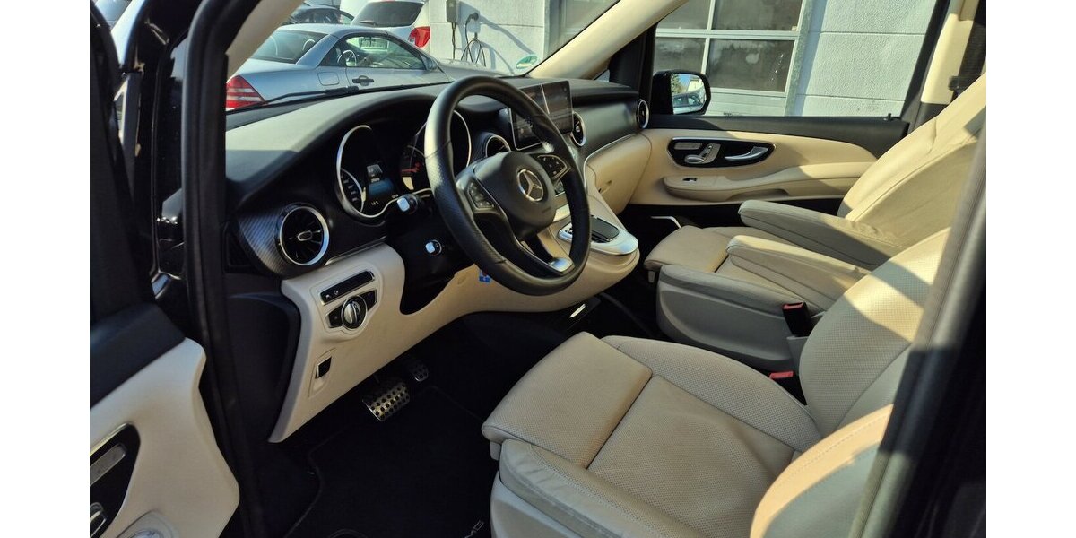 Mercedes-Benz V 300 d AVANTGARDE EDITION lang AMG Line Distronic 21.350 km 58.900 &euro; Rodgau 63110