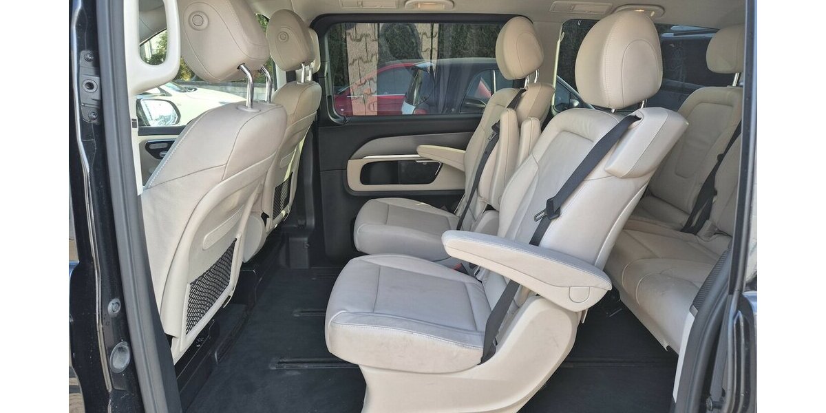 Mercedes-Benz V 300 d AVANTGARDE EDITION lang AMG Line Distronic 21.350 km 58.900 &euro; Rodgau 63110