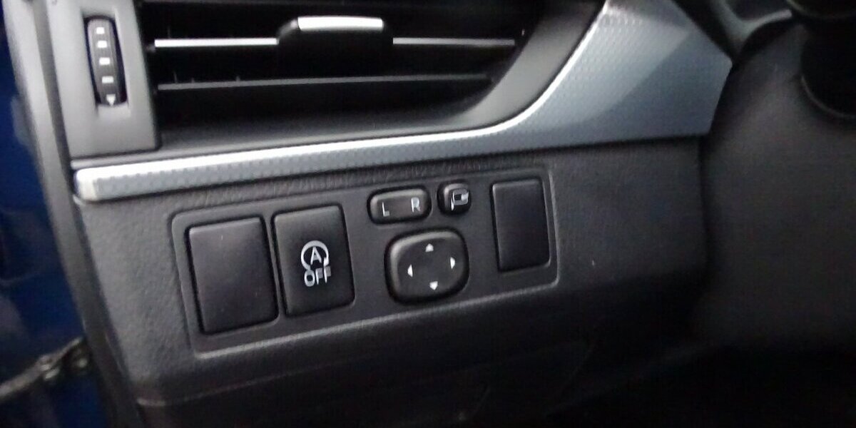 Toyota Avensis 2,0 D Klima, Navi 200.000 km 6.690 &euro; Rodgau 63110