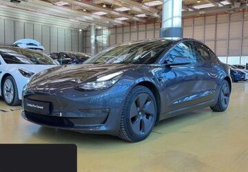 Tesla Model 3 50.881 km 28.300 &euro; Hanau 63457