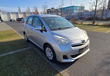 Toyota Verso-S 52.000 km 7.600 &euro; Frankfurt/Main 65933