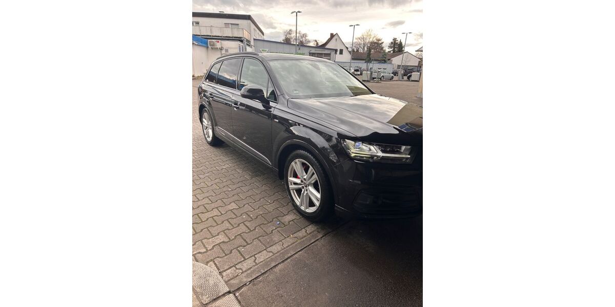 Audi Q7 210.000 km 26.999 &euro; Obertshausen 63179