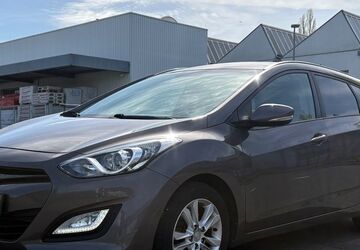 Hyundai i30 83.000 km 7.890 &euro; Frankfurt 60386