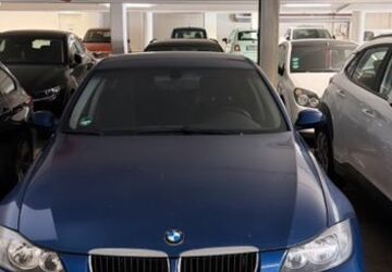 BMW 318 137.000 km 2.990 &euro; Frankfurt am Main 60326