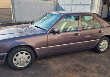 Mercedes-Benz E 250 119.000 km 18.500 &euro; Frankfurt 60439