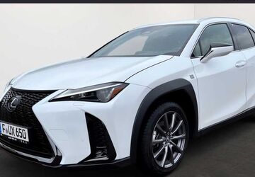 Lexus UX 9.497 km 36.450 &euro; Frankfurt 60314