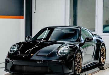 Porsche 992 2.500 km 227.500 &euro; Frankfurt am Main 60323