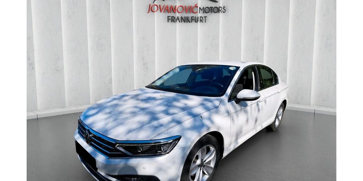 VW Passat 126.384 km 17.300 &euro; Frankfurt am Main 65933
