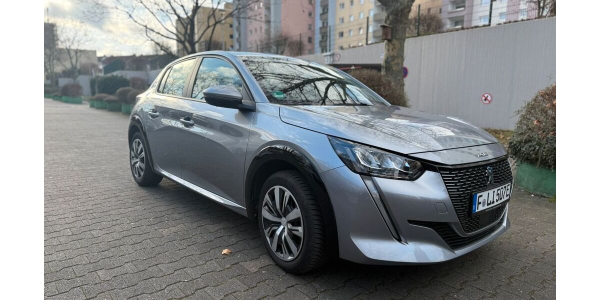 Peugeot e-208 6.338 km 17.990 &euro; Frankfurt am Main 60386