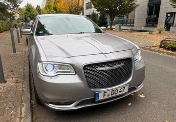 Chrysler 300C 97.400 km 16.990 &euro; Frankfurt 60487