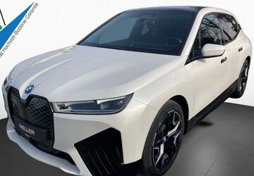 BMW iX 33.611 km 43.450 &euro; Kronberg 61476